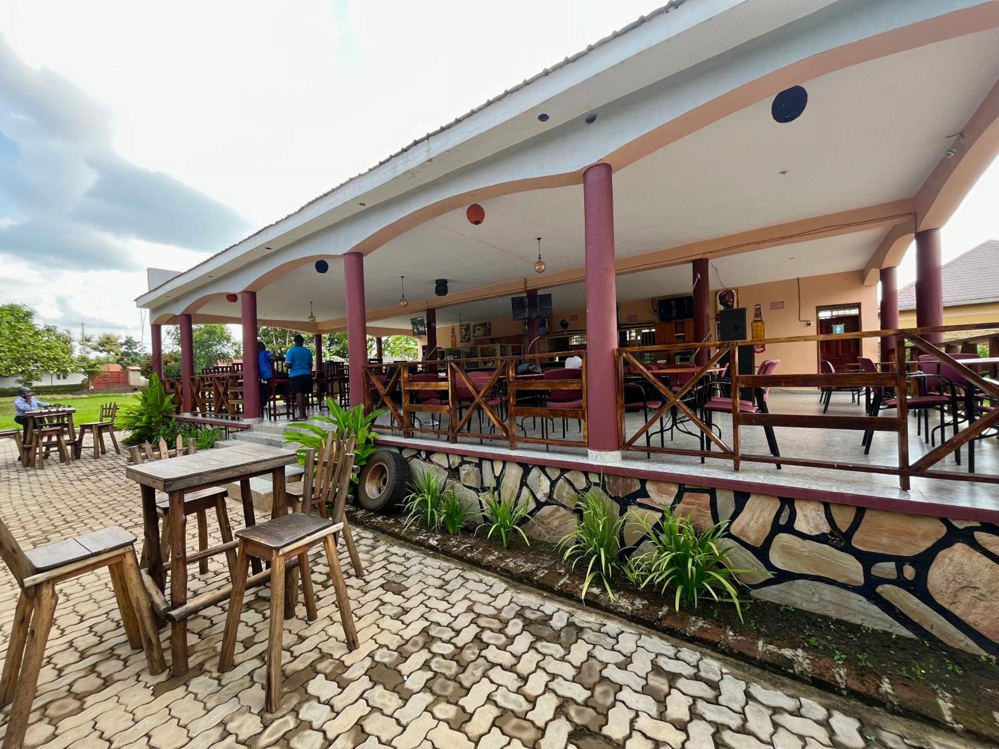 Lavic Country Resort Adjumani Esterno foto