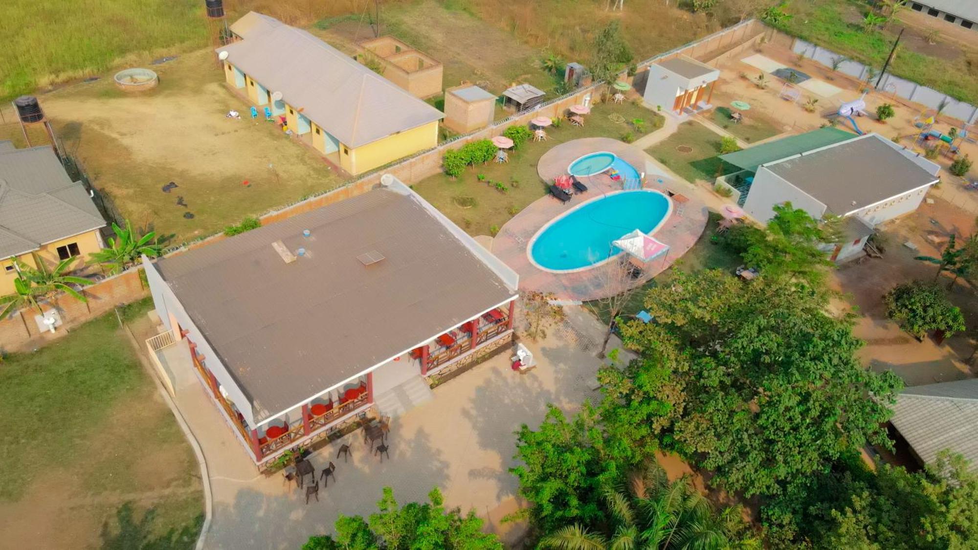 Lavic Country Resort Adjumani Esterno foto